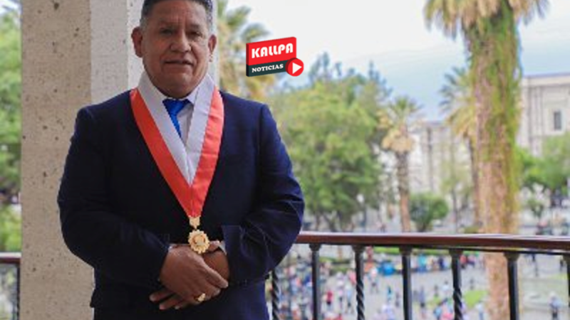 Congresista Esdras Medina renuncia a la bancada de Somos Perú