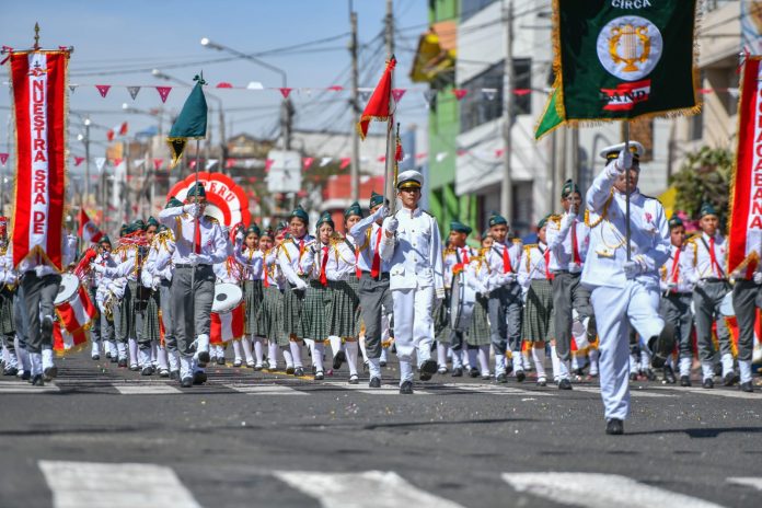 Colegios ganadores competirán en el ‘Campeón de Campeones’ para participar en Parada Militar