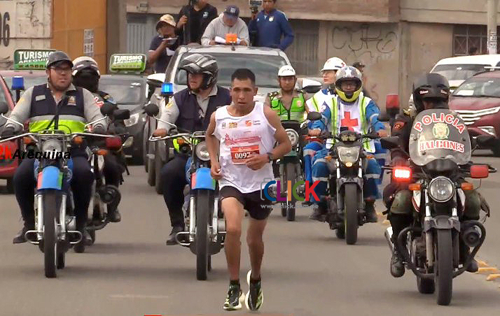 Puneño Erick Belisario ganó la XXXVII Maratón Virgen de la Candelaria de Cayma 2024